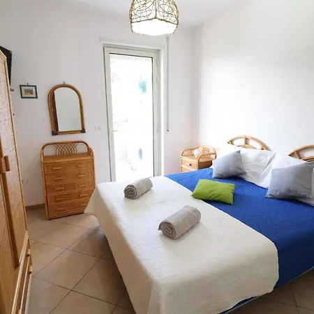Matilde Holiday In 6 Guests Appartement
